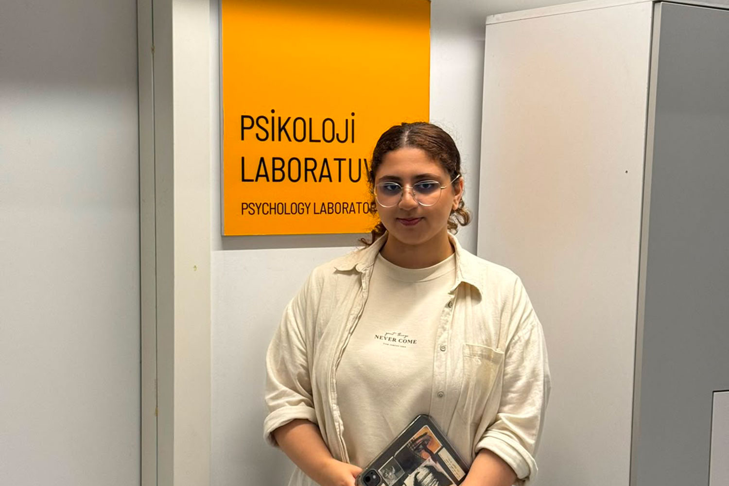 ingilizce-psikoloji-bolumu-ogrencilerimiz-kimia-sharifi-ve-fatemeh-heidari-erasmus-staj-hareketliligi-kapsaminda-helsinki-universitesi-ne-stajyer-olarak-kabul-edildi-1